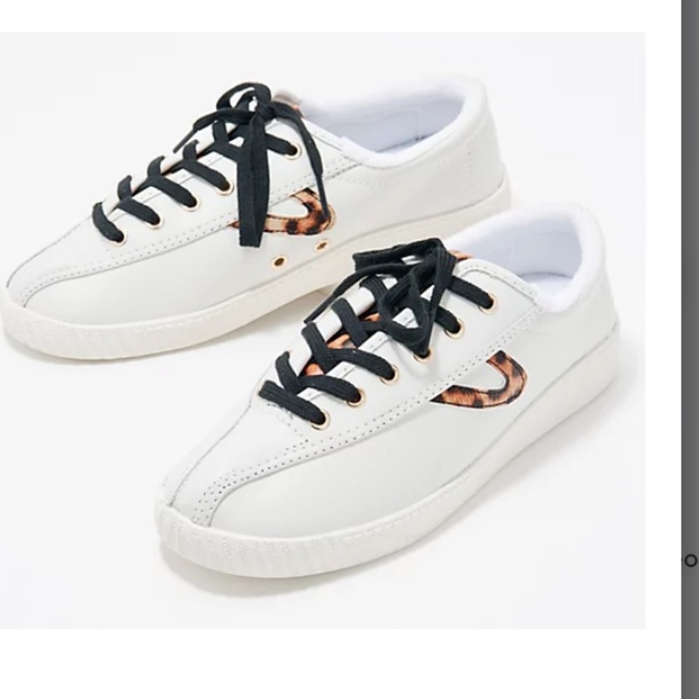 Tretorn Nylite leather sneaker/White & Leopard Print. Size 8.